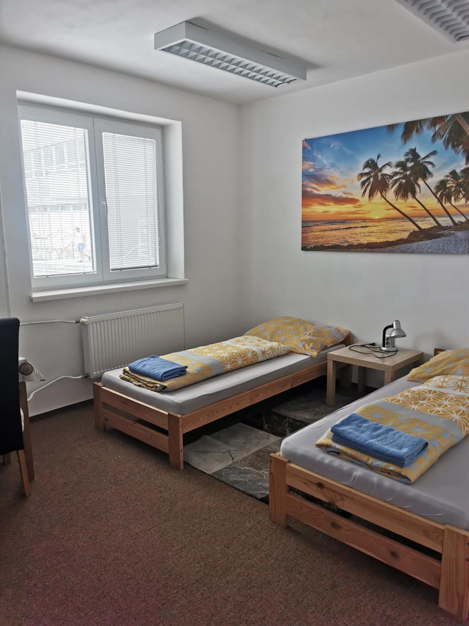 Hostel Living Bratislava By The Bus Station Exterior foto